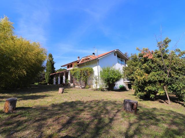 Villa Indipendente in vendita a Petrella, Marche