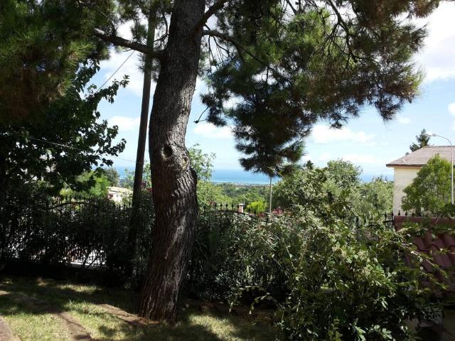 Villa Indipendente in vendita a Petrella, Marche
