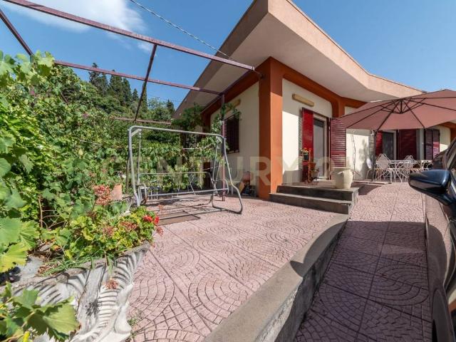 Villa Indipendente in vendita a Carruba, Riposto
