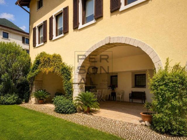 Villa Indipendente in vendita a Comunità Alto Garda e Ledro, Riva