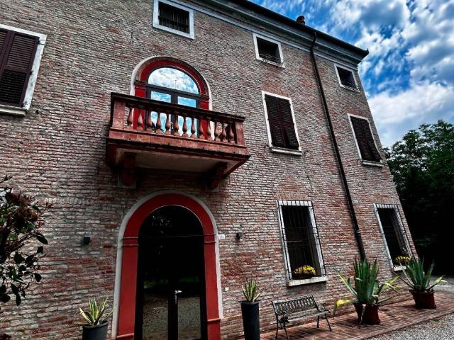 Villa Indipendente in vendita a Unione Terre e Fiumi, Ro