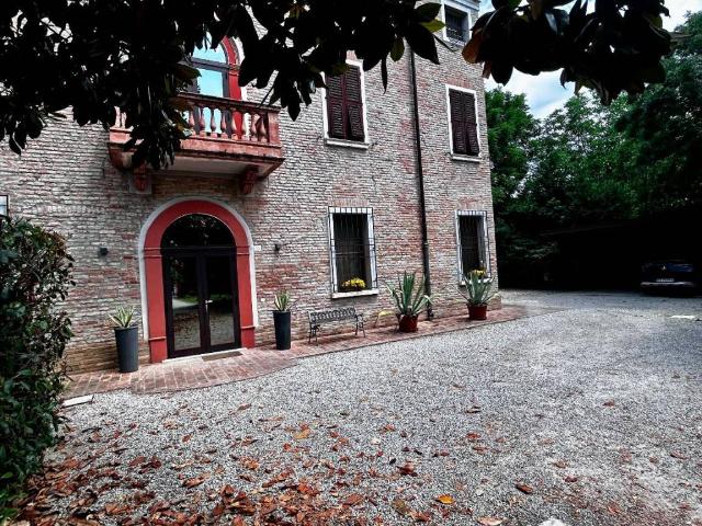 Villa Indipendente in vendita a Unione Terre e Fiumi, Ro