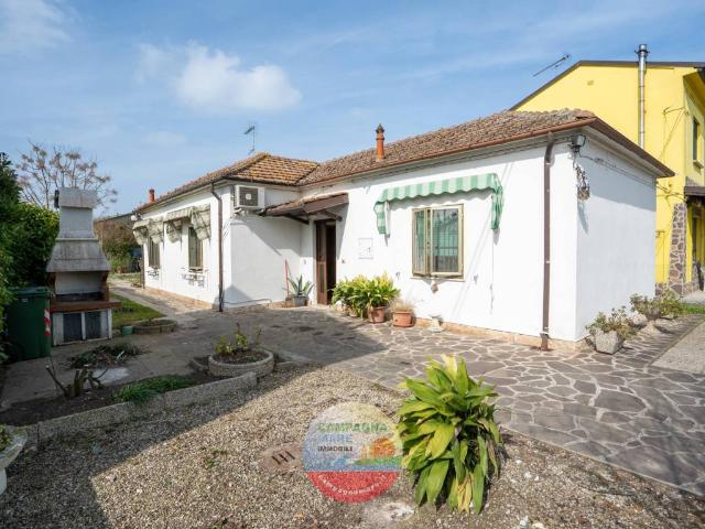 Villa Indipendente in vendita a Unione Terre e Fiumi, Berra