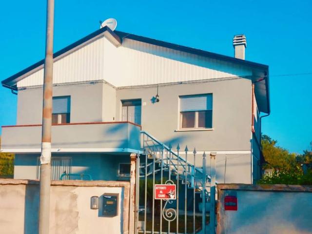 Villa Indipendente in vendita a Unione Terre e Fiumi, Berra