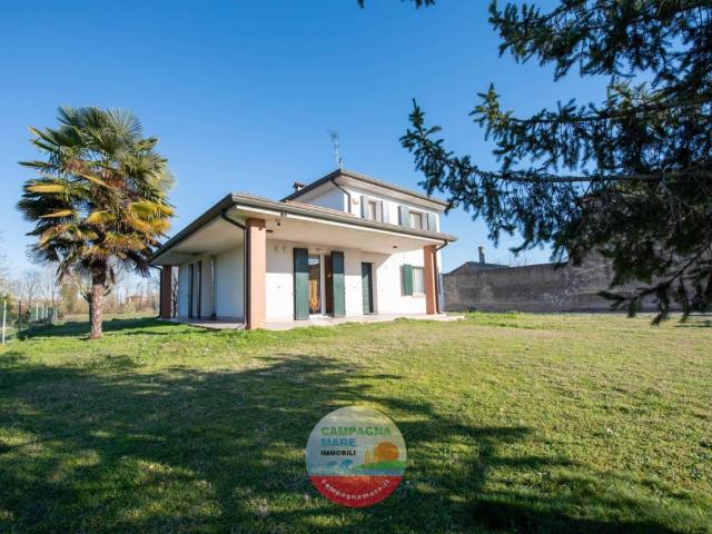 Villa Indipendente in vendita a Unione Terre e Fiumi, Berra