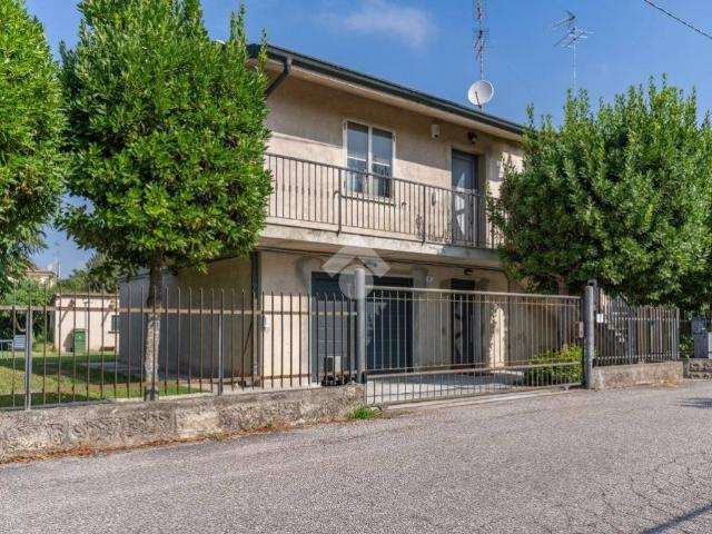 Villa Indipendente in vendita a Unione Terre e Fiumi, Ruina