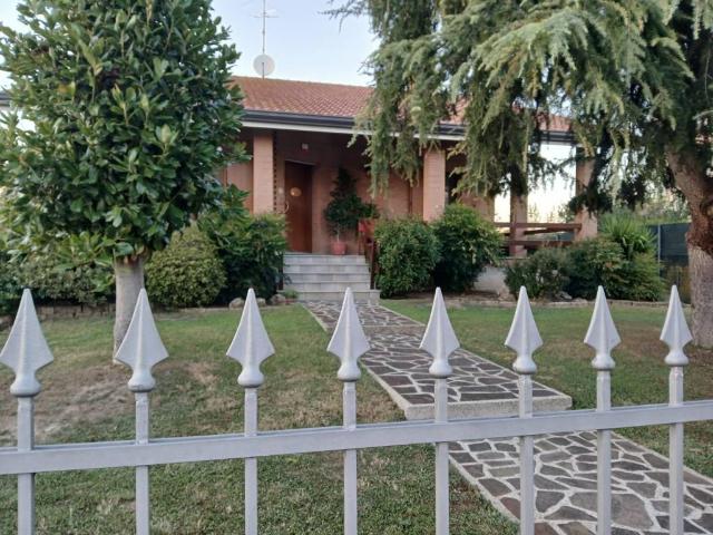 Villa Indipendente in vendita a Berra, Riva del Po