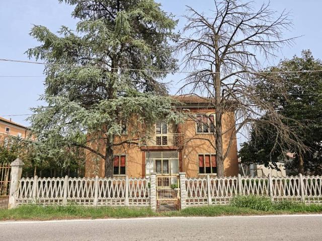 Villa Indipendente in vendita a Unione Terre e Fiumi, Reggio Emilia