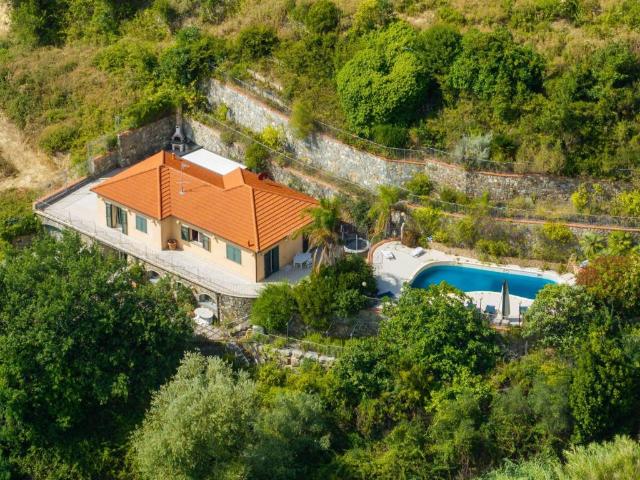 Villa Indipendente in vendita a Riva Ligure, Liguria