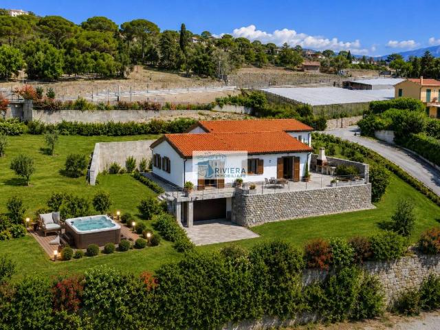 Villa Indipendente in vendita a Riva Ligure, Liguria