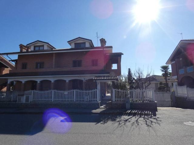 Villa Indipendente in vendita a Tetti Francesi, Piemonte