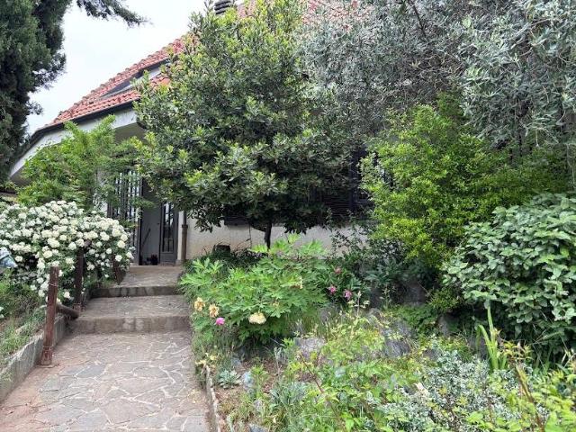 Villa Indipendente in vendita a Villaggio Aurora, Piemonte