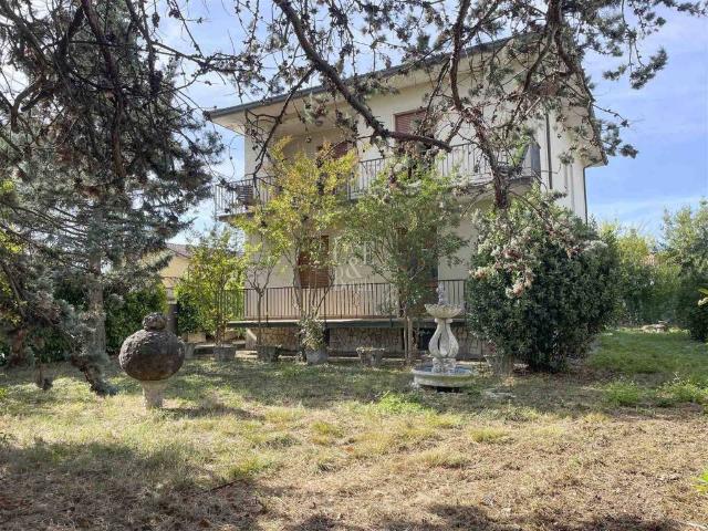 Villa Indipendente in vendita a Rivanazzano, Lombardia