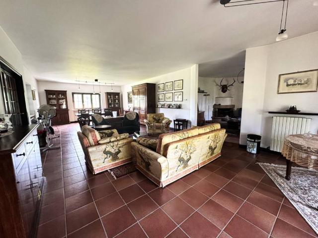 Villa Indipendente in vendita a Rivanazzano, Lombardia
