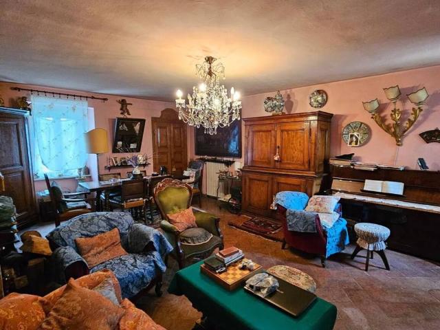 Villa Indipendente in vendita a Rivanazzano, Lombardia