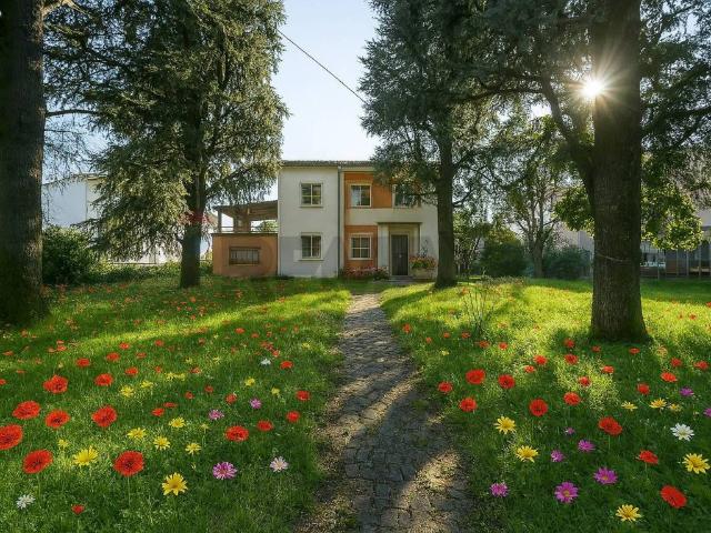 Villa Indipendente in vendita a Rivarolo del Re ed Uniti, Cremona
