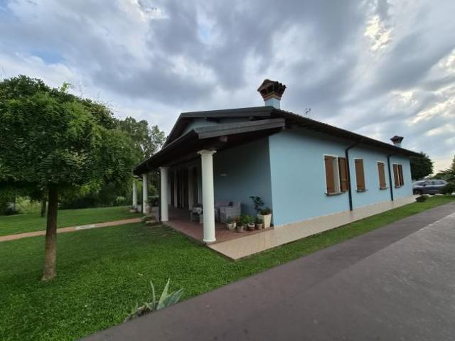 Villa Indipendente in vendita a Rivarolo Mantovano, Lombardia