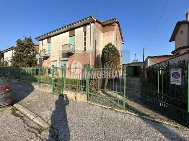Villa Indipendente in vendita a Rivarolo Mantovano, Lombardia