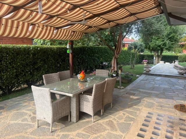 Villa Indipendente in vendita a Paradiso, Rivarossa