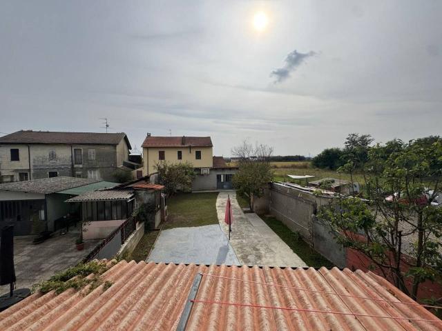 Villa Indipendente in vendita a Piemonte, Vercelli