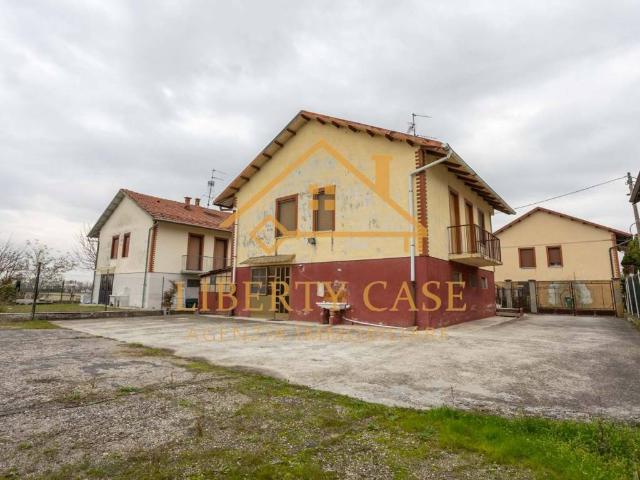 Villa Indipendente in vendita a Piemonte, Vercelli