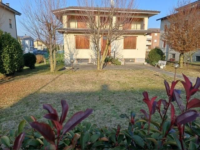 Villa Indipendente in vendita a Rivergaro, Reggio Emilia