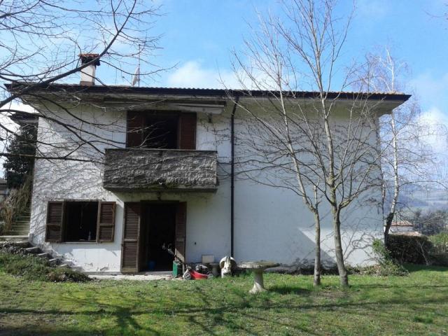 Villa Indipendente in vendita a Fabbiano, Rivergaro