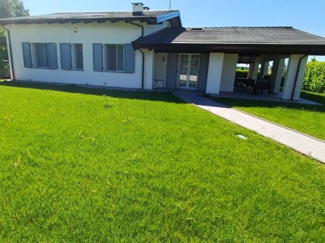 Villa Indipendente in vendita a Ancarano di Sotto, Rivergaro