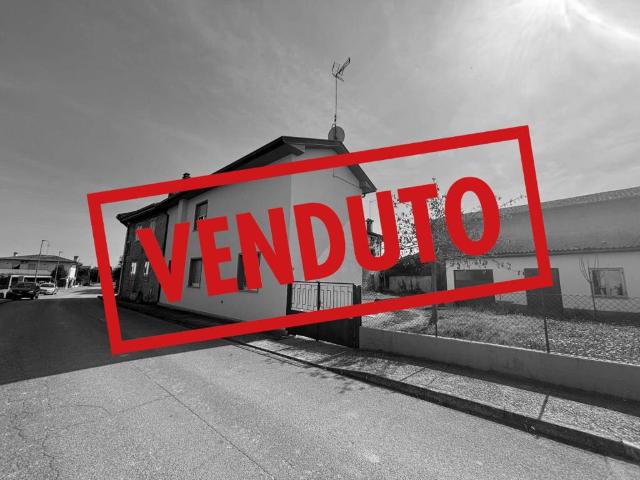 Villa Indipendente in vendita a Rivignano Teor / Rivignan Teôr, Friuli-Venezia Giulia
