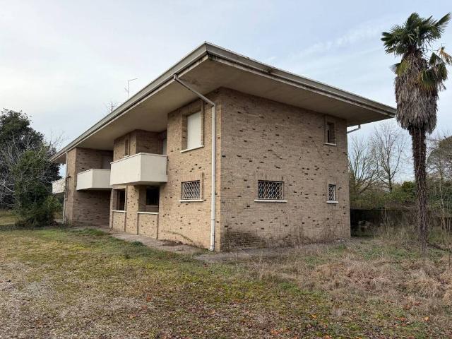 Villa Indipendente in vendita a Rivignano Teor / Rivignan Teôr, Rivignano