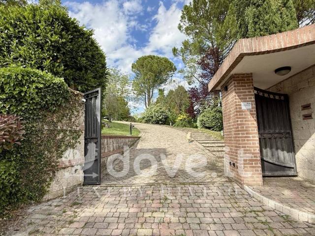 Villa Indipendente in vendita a Rivodutri, Lazio