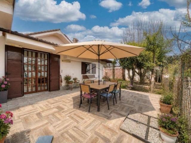 Villa Indipendente in vendita a Bruere, Rivoli