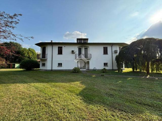 Villa Indipendente in vendita a Rivolta D'adda, Lombardia