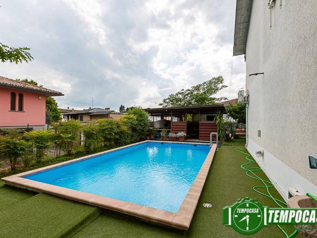 Villa Indipendente in vendita a Rivolta D'adda, Lombardia