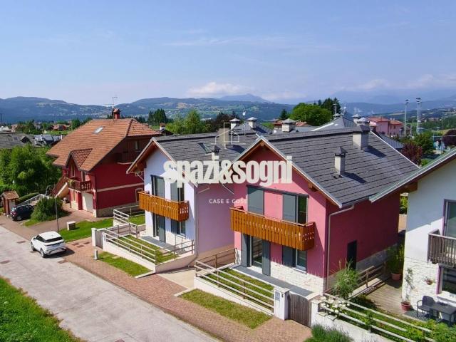 Villa Indipendente in vendita a Canove Di Roana, Veneto