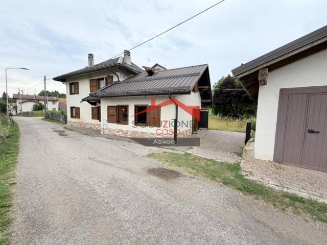 Villa Indipendente in vendita a Canove Di Roana, Veneto