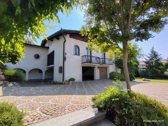 Villa Indipendente in vendita a Piemonte, Vercelli