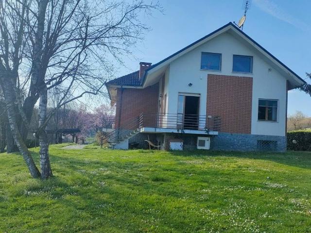 Villa Indipendente in vendita a Piemonte, Asti