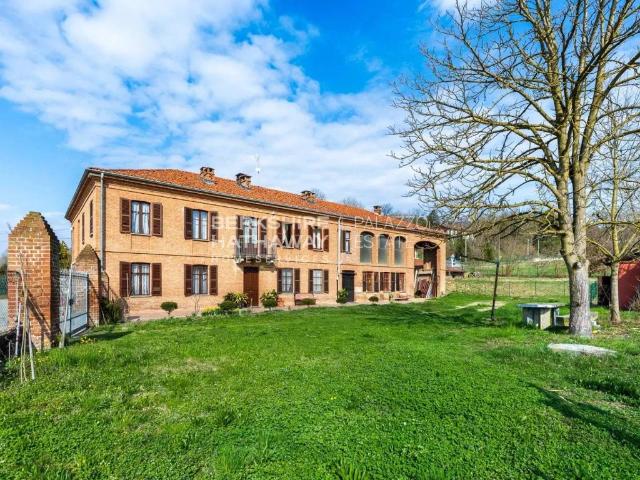 Villa Indipendente in vendita a Piemonte, Asti