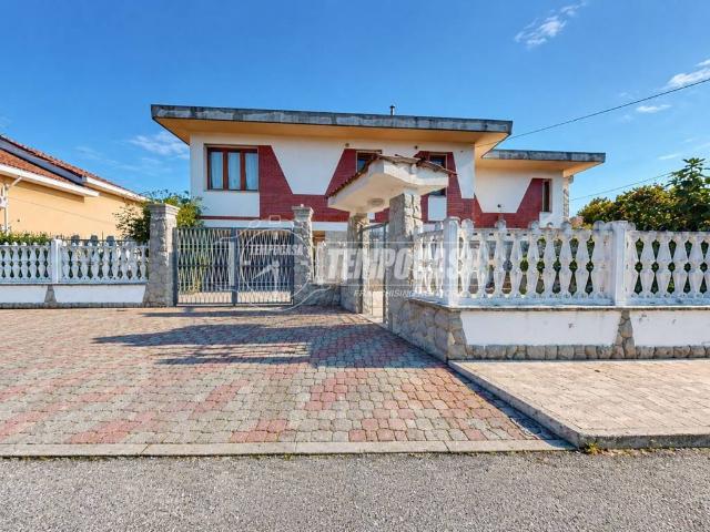 Villa Indipendente in vendita a Località Grangia Pol, Robassomero