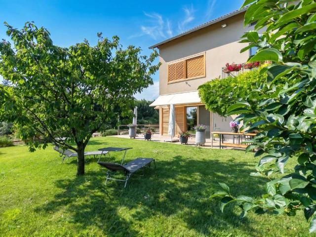 Villa Indipendente in vendita a Robbiate, Lombardia