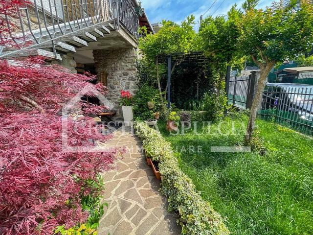 Villa Indipendente in vendita a Robbiate, Lombardia