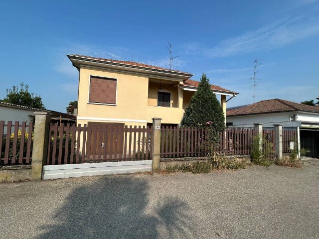 Villa Indipendente in vendita a Robbio, Lombardia