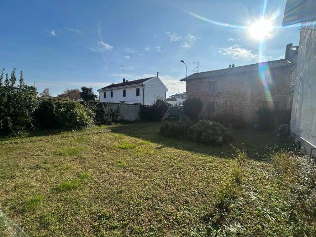 Villa Indipendente in vendita a Robbio, Lombardia