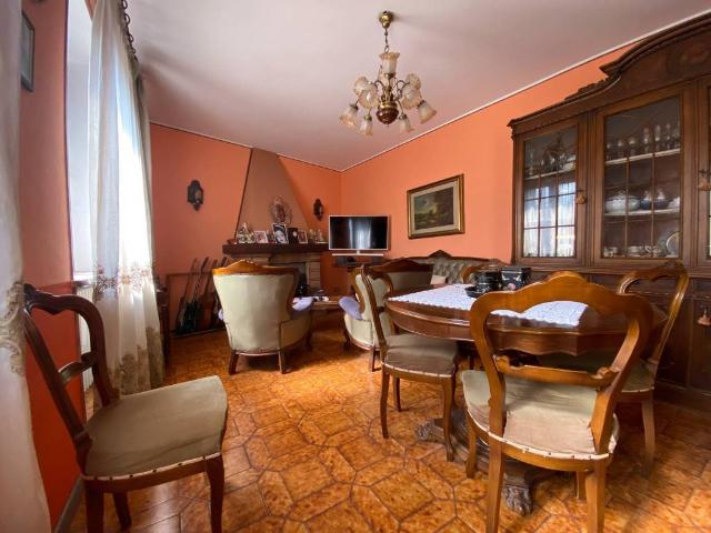 Villa Indipendente in vendita a Robbio, Lombardia
