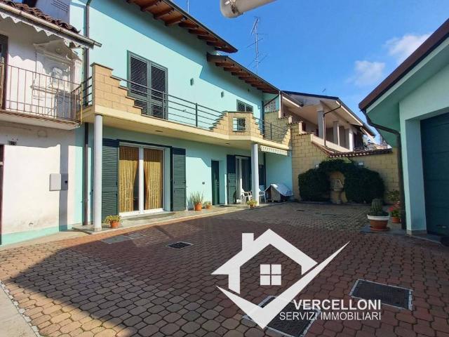 Villa Indipendente in vendita a Robbio, Lombardia