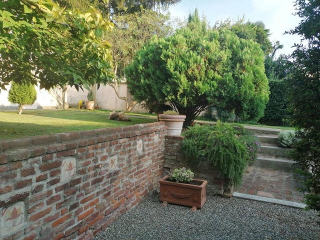 Villa Indipendente in vendita a Robbio, Pavia