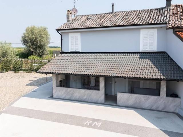 Villa Indipendente in vendita a Robbio, Lombardia
