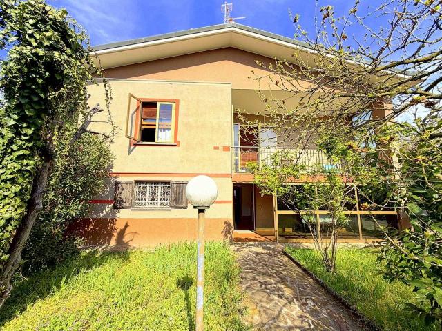 Villa Indipendente in vendita a Malvaglio, Robecchetto con Induno