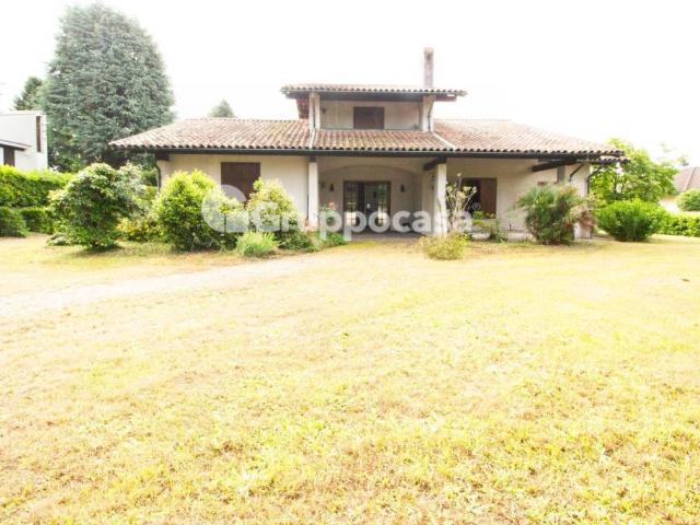 Villa Indipendente in vendita a Robecchetto, Robecchetto Con Induno